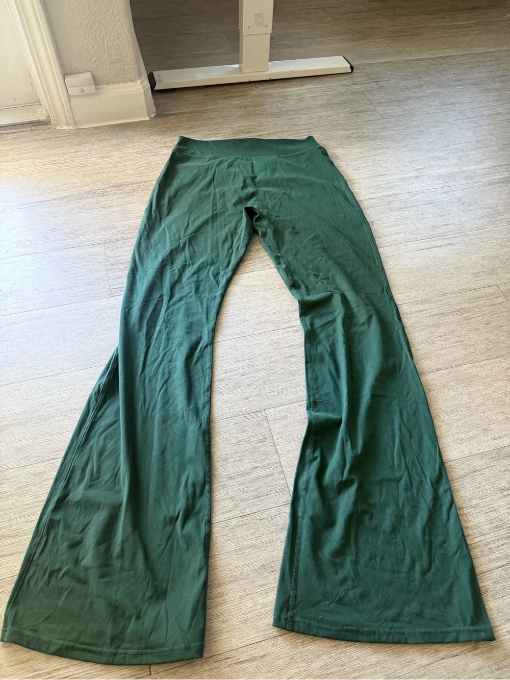 Alphalete green activewear flare legging